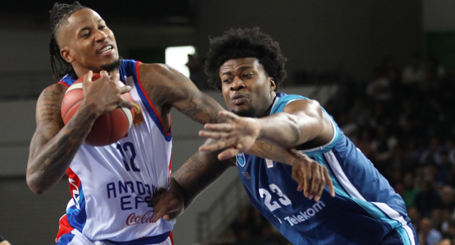 Anadolu Efes yarı finalde