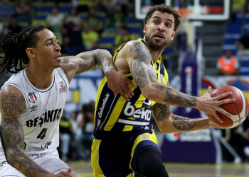 Fenerbahçe Beko derbiyi kazandı, seride öne geçti