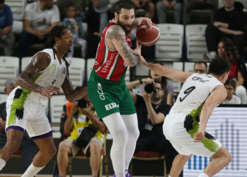 Pınar Karşıyaka normal sezonu galibiyetle kapattı