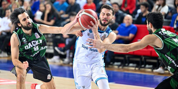 Türk Telekom play-off umutlarını arttırdı