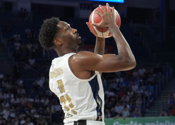 Fenerbahçe Beko, Anadolu Efes’i deplasmanda yendi! Seride öne geçti