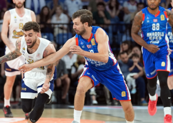 Fenerbahçe Beko avantajı ele geçirdi!