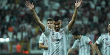 Rachid Ghezzal Beşiktaş’a veda etti!