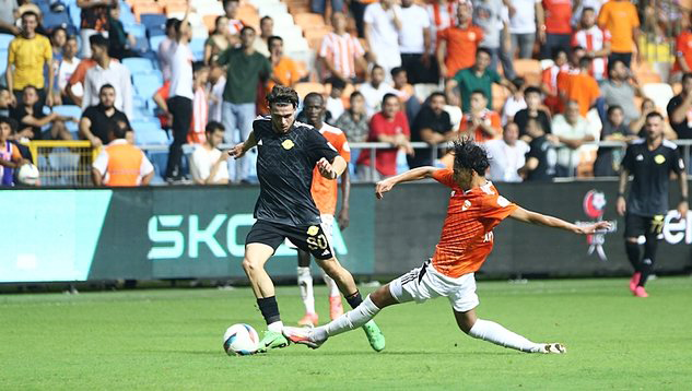 Adanaspor, lige galibiyetle başladı