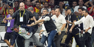 Fenerbahçe’den olaylı maç sonrası sert açıklama: Futbol teröristi!
