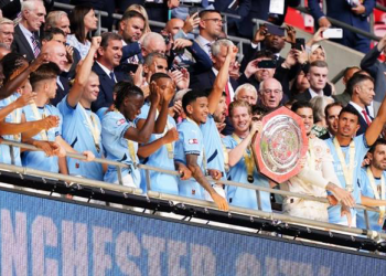 Manchester City sezonu kupayla açtı!
