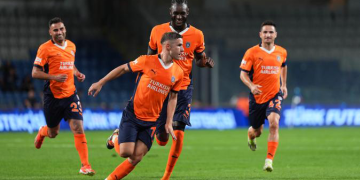 RAMS Başakşehir, Konferans Ligi’nde play-off’a yükseldi!