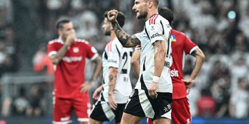 Beşiktaş Sivasspor’u iki golle geçti üçte üç yaptı