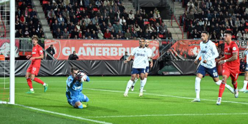 Fenerbahçe, Twente deplasmanından puanla döndü