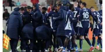 Fenerbahçe, Net Global Sivasspor deplasmanından üç puanla döndü