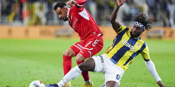 Fenerbahçe şampiyonluk yarışında: Sivasspor’a konuk oluyor