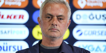 Mourinho’dan Galatasaray’a sert sözler!