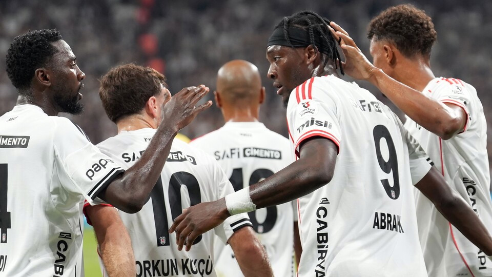 Beşiktaş 3 puanı uzatma dakikalarında bulduğu golle aldı