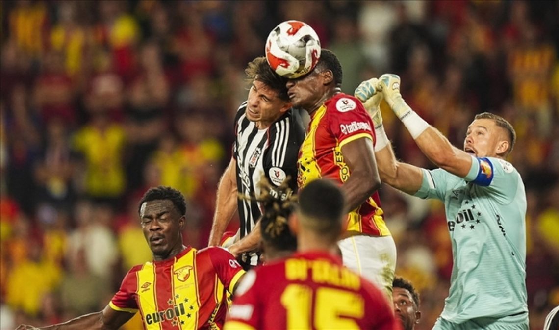 Göztepe Beşiktaş’ı 3-0 mağlup etti