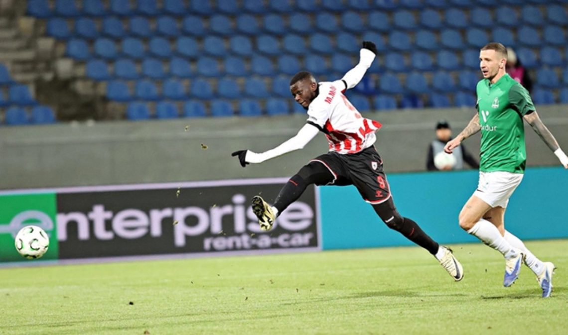 Samsunspor liderlik koltuğunu bırakmadı