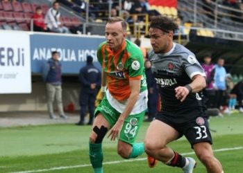 Fatih Karagümrük’te toplu istifa!