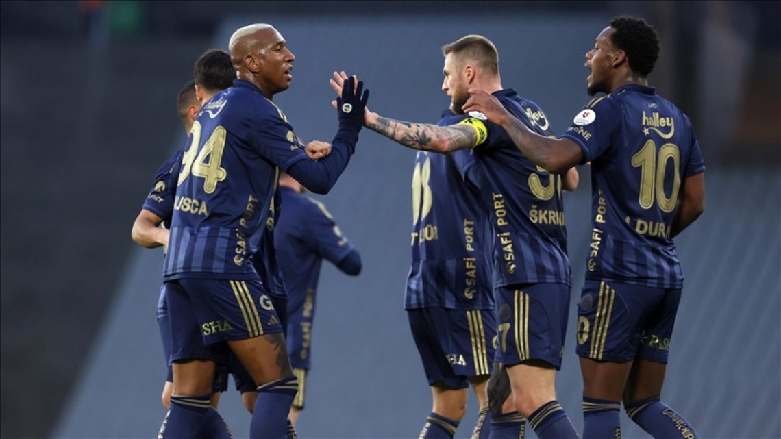 Fenerbahçe, Eyüpspor’u 3 golle geçti