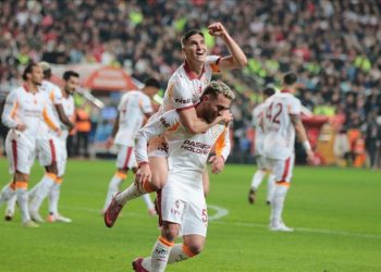 Galatasaray, Antalya deplasmanında farklı kazandı